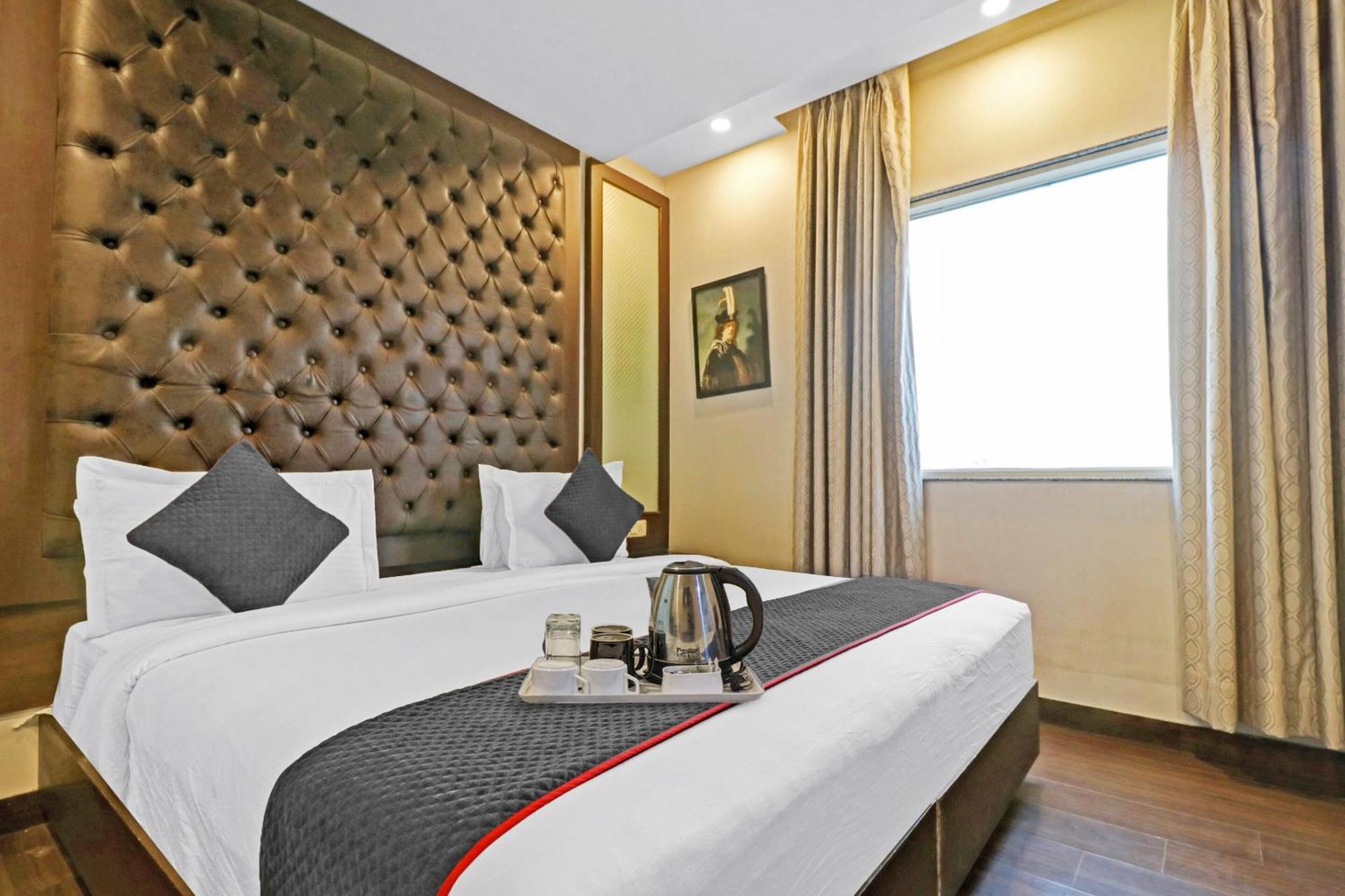 Grand Belwood Near Delhi Airport 4*