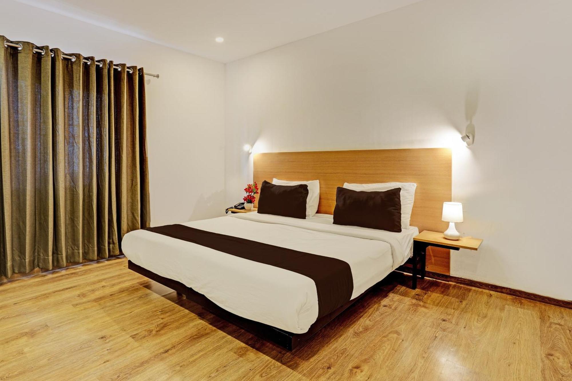 Grand Belwood Near Delhi Airport 4* New Delhi